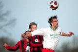 ...beim Kopfball in einem Punktspiel der Bezirksliga 2008/2009 auf heimischem Rasen.